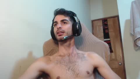 Snapshot of therazhanen chatting on 03.03.25 Santiago Enrique online show from 03.03.25