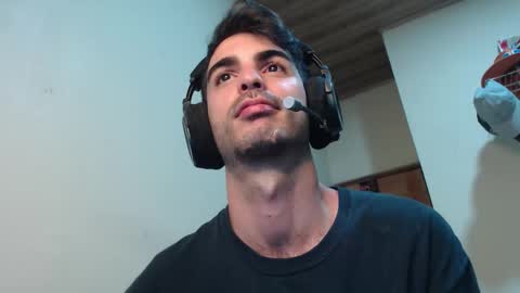 Snapshot of therazhanen chatting on 09.16.25 Santiago Enrique online show from 09.16.25