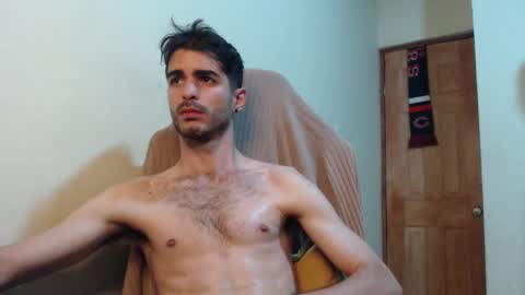 Snapshot of therazhanen chatting on 09.19.25 Santiago Enrique online show from 09.19.25