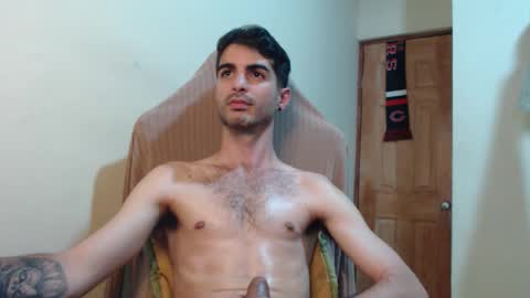 Snapshot of therazhanen chatting on 09.20.25 Santiago Enrique online show from 09.20.25