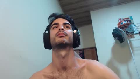 Snapshot of therazhanen chatting on 09.28.25 Santiago Enrique online show from 09.28.25