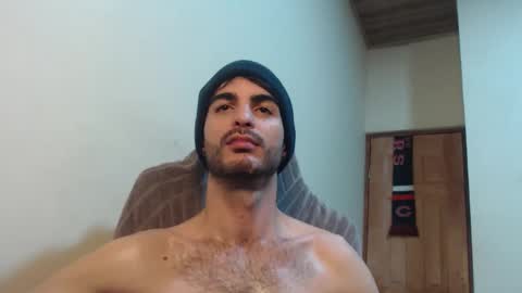 Snapshot of therazhanen chatting on 10.20.25 Santiago Enrique online show from 10.20.25