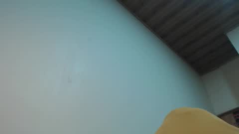 Snapshot of therazhanen chatting on 10.23.25 Santiago Enrique online show from 10.23.25