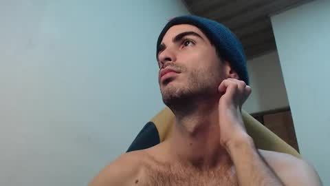 Snapshot of therazhanen chatting on 10.24.25 Santiago Enrique online show from 10.24.25