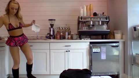 Snapshot of therealbabygofficial chatting on 10.01.25 therealbabygofficial online show from 10.01.25