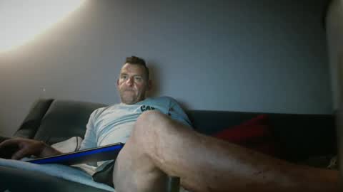 Snapshot of therealkurva4u chatting on 01.02.25 therealkurva4u online show from 01.02.25