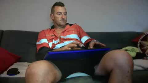 Snapshot of therealkurva4u chatting on 01.05.25 therealkurva4u online show from 01.05.25