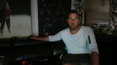 Snapshot of therealkurva4u chatting on 02.20.25 therealkurva4u online show from 02.20.25