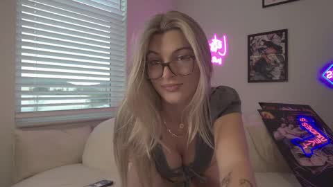 therosiecheeks online show from 03.27.26