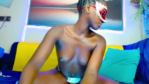 Snapshot of thesexy_kittydoll chatting on 09.23.25 thesexy_kittydoll online show from 09.23.25