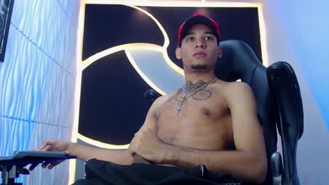 theskinny8inch_ online show from 01.14.25