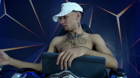 theskinny8inch_ online show from 01.26.25