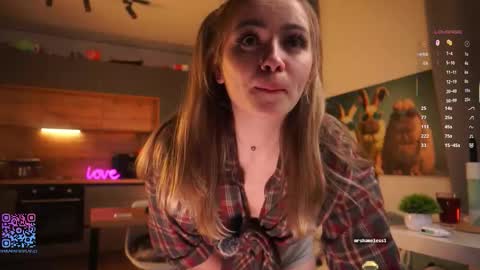 Snapshot of thetimeshavecome chatting on 10.06.25 Mia online show from 10.06.25