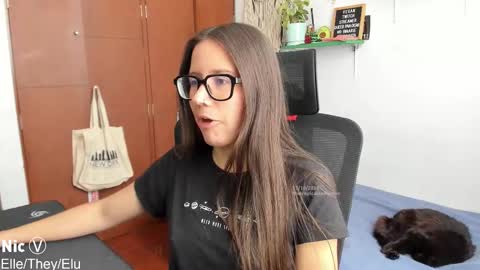 Nicole online show from 10.17.25