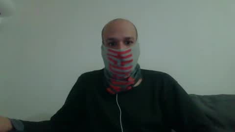 Scarf guy online show from 01.02.25