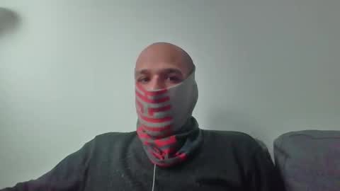 Scarf guy online show from 11.04.25