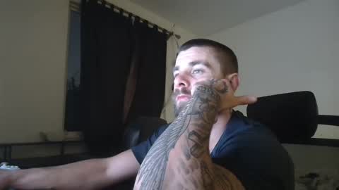 Snapshot of theufcfan_8181 chatting on 11.05.25 troy online show from 11.05.25