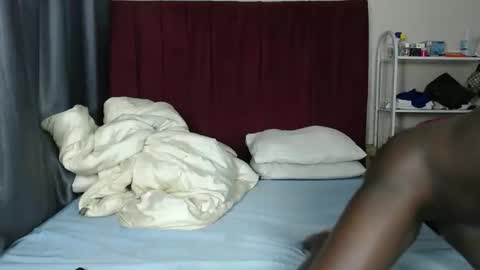 Snapshot of thewetpie chatting on 10.28.25 thewetpie online show from 10.28.25