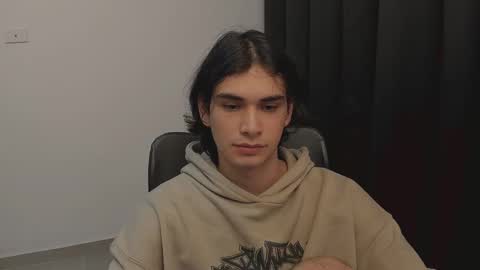 Snapshot of thiaan__ chatting on 02.21.25 thiaan__ online show from 02.21.25