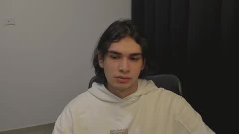 Snapshot of thiaan__ chatting on 02.27.25 thiaan__ online show from 02.27.25