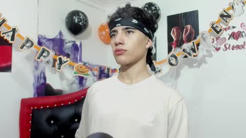 Snapshot of thiago_divine_anki chatting on 10.18.25 thiago_divine_anki online show from 10.18.25