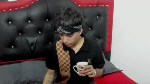 Snapshot of thiago_divine_anki chatting on 10.20.25 thiago_divine_anki online show from 10.20.25