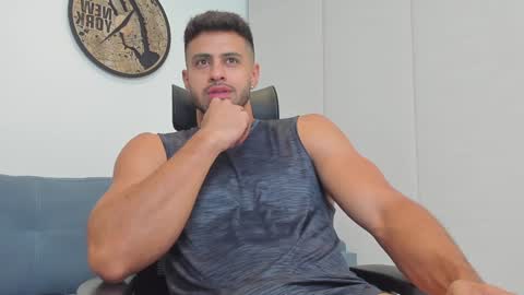 Snapshot of thiago_driussi chatting on 12.18.24 thiago_driussi online show from 12.18.24
