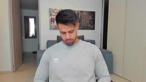 Snapshot of thiago_driussi chatting on 01.21.25 thiago_driussi online show from 01.21.25