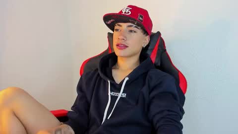 Snapshot of thiago_dv chatting on 11.21.25 Thiago online show from 11.21.25