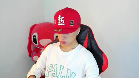 Snapshot of thiago_dv chatting on 11.25.25 Thiago online show from 11.25.25