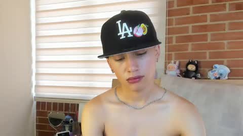 Snapshot of thiago_dv chatting on 05.28.26 Thiago online show from 05.28.26