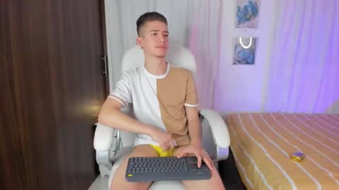 Snapshot of thiago_james69 chatting on 09.21.25 Manuel online show from 09.21.25