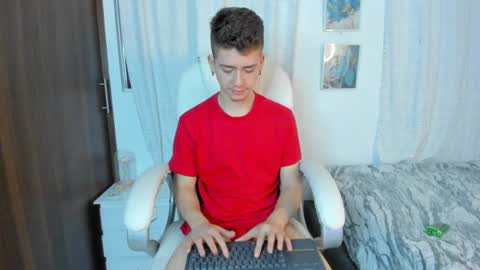 Snapshot of thiago_james69 chatting on 09.24.25 Manuel online show from 09.24.25