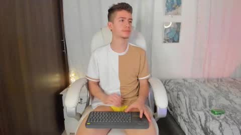 Snapshot of thiago_james69 chatting on 09.26.25 Manuel online show from 09.26.25