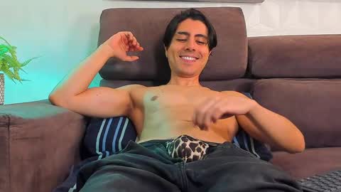 Thiago Mg online show from 09.12.25