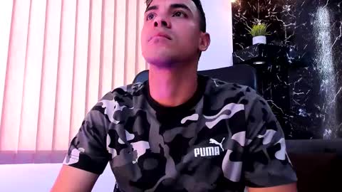 Snapshot of thiagof__x chatting on 11.01.25 Thiago online show from 11.01.25