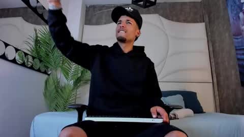 ThiagoFerreti online show from 10.27.25