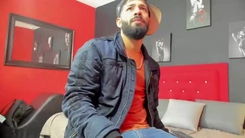 Snapshot of thiagomez17 chatting on 09.30.25 Thia Gomez online show from 09.30.25