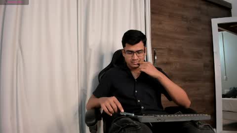 thiagovega_ online show from 06.07.26