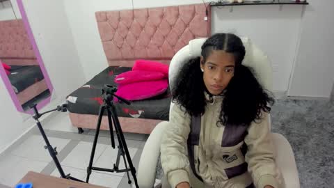 thianahorny online show from 12.19.25