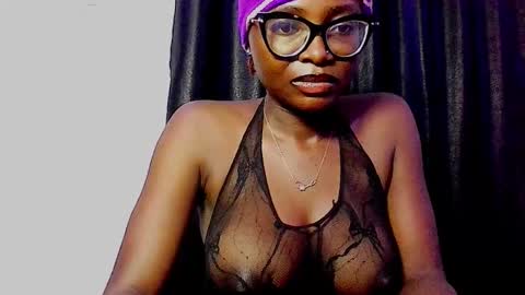 Snapshot of thick_ebonie chatting on 10.12.25 Jenny online show from 10.12.25