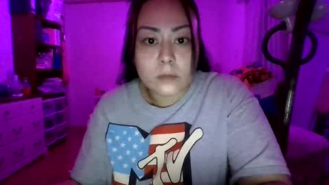 Snapshot of thickassazn93 chatting on 10.11.25 thickassazn93 online show from 10.11.25