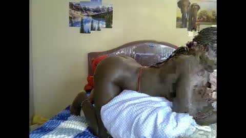 Snapshot of thickassvillageebony chatting on 10.07.25 thickassvillageebony online show from 10.07.25