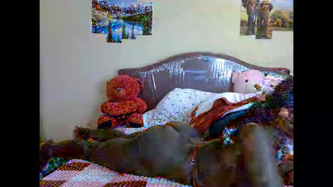 Snapshot of thickassvillageebony chatting on 10.17.25 thickassvillageebony online show from 10.17.25