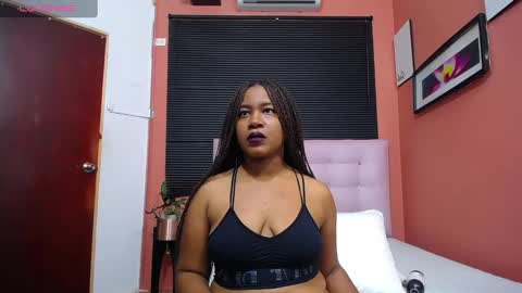 Snapshot of thickeebonyy chatting on 02.28.25 thickeebonyy online show from 02.28.25