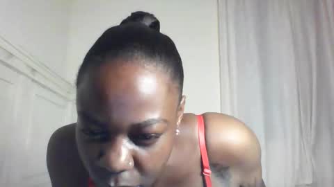 Snapshot of thicklipss275266 chatting on 10.17.25 thicklipss275266 online show from 10.17.25