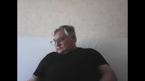 Snapshot of thierrysymp chatting on 09.30.25 Thierrysymp online show from 09.30.25