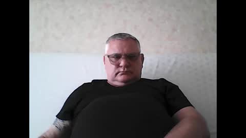 Snapshot of thierrysymp chatting on 10.14.25 Thierrysymp online show from 10.14.25