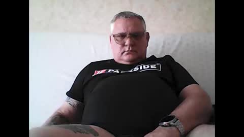 Snapshot of thierrysymp chatting on 10.23.25 Thierrysymp online show from 10.23.25