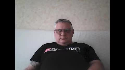 Snapshot of thierrysymp chatting on 11.10.25 Thierrysymp online show from 11.10.25